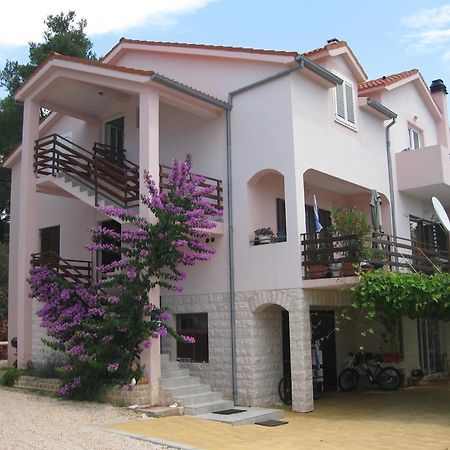 Apartments Vanda Vrboska Room photo