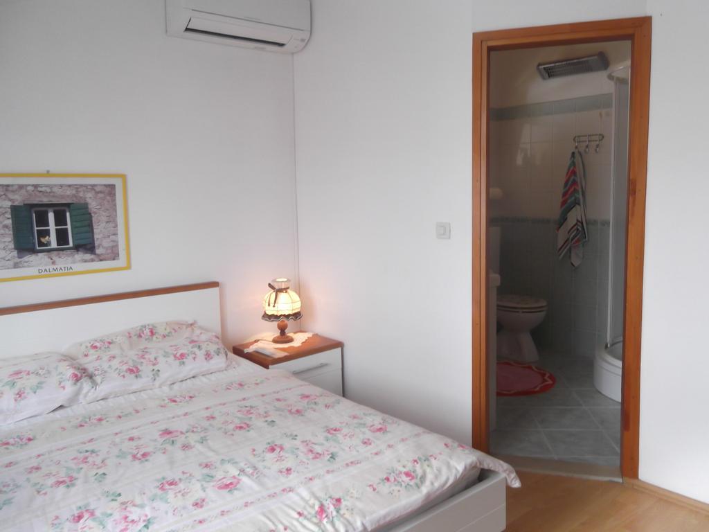 Apartments Vanda Vrboska Room photo